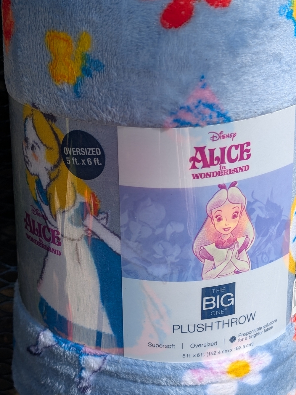 Disney Alice in Wonderland Plush Throw - Light Blue with Yellow & Red Accents